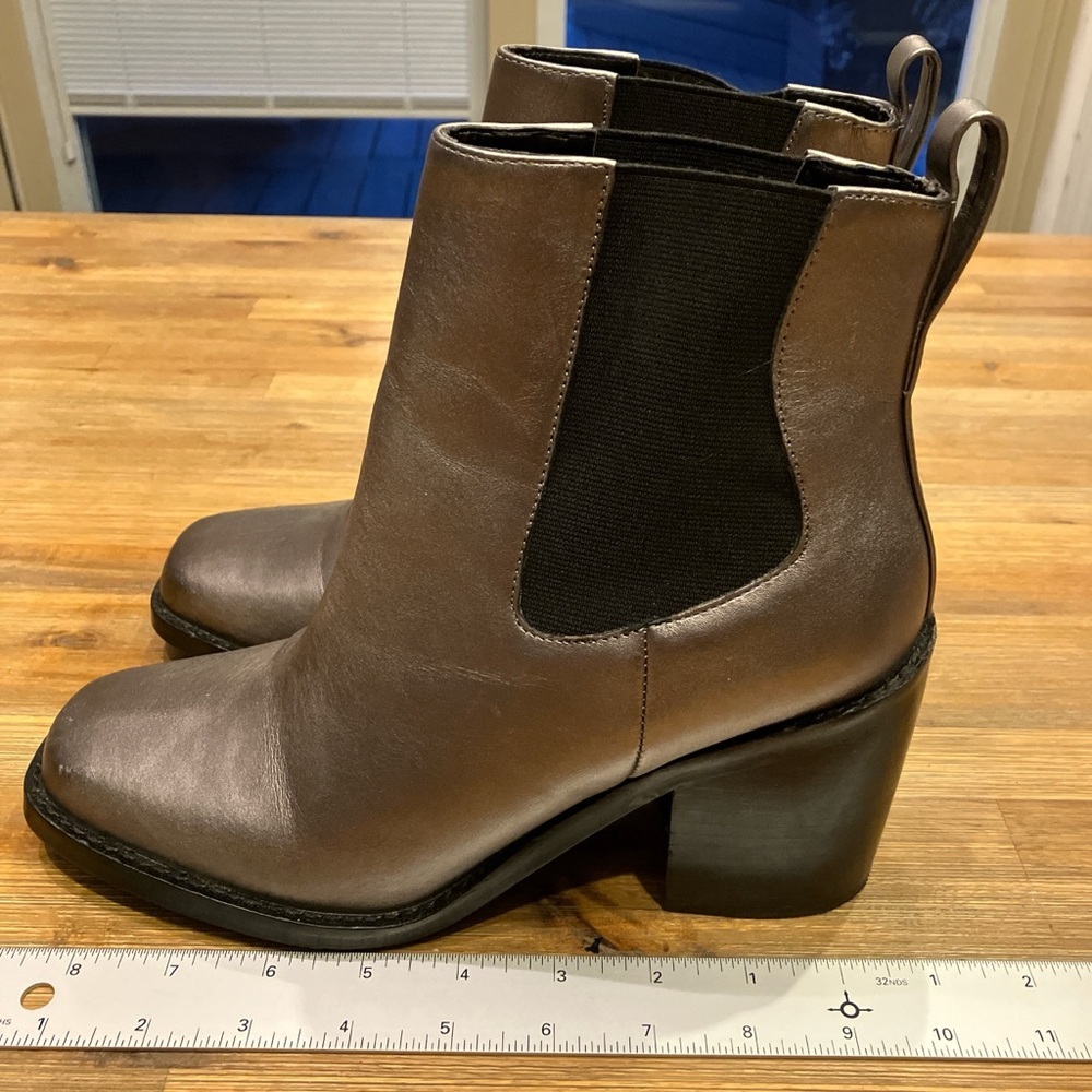 Design Lab Koallan size 8.5 metallic pewter silver glam slip‎ on ankle boot - Picture 2 of 6